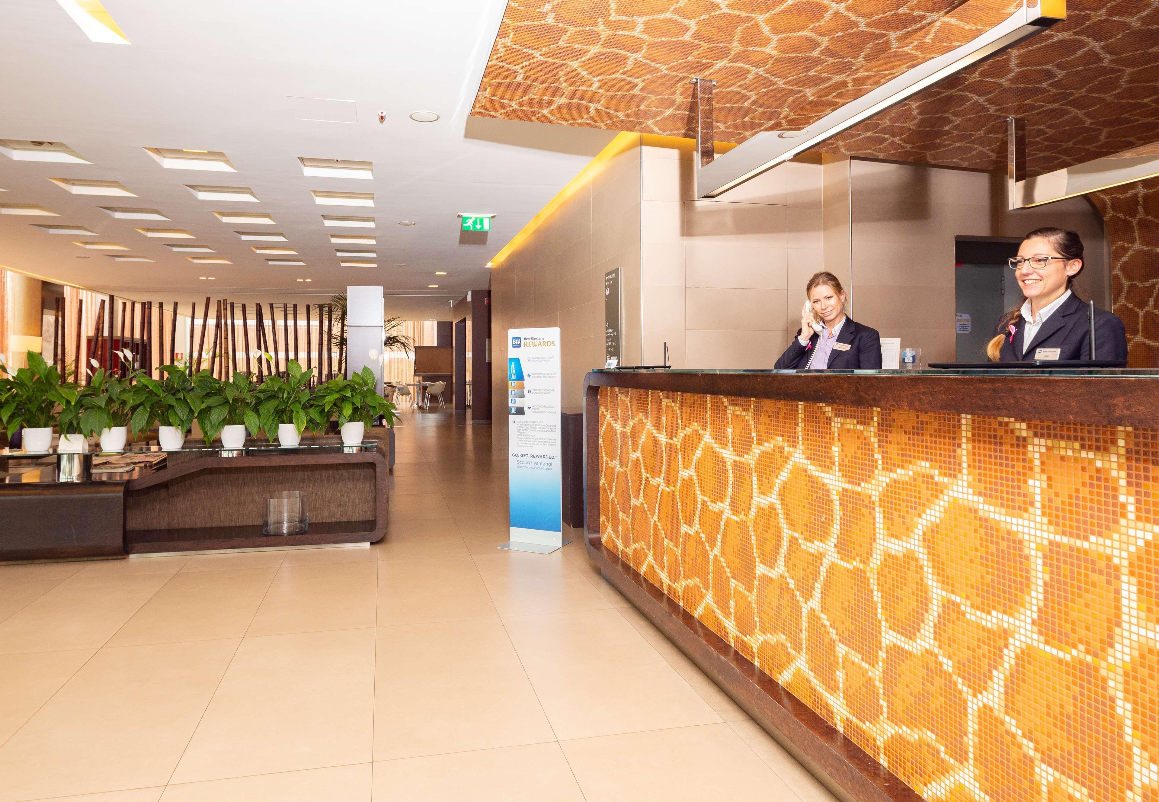 Best Western Hotel Goldenmile Milan Trezzano sul Naviglio Buitenkant foto
